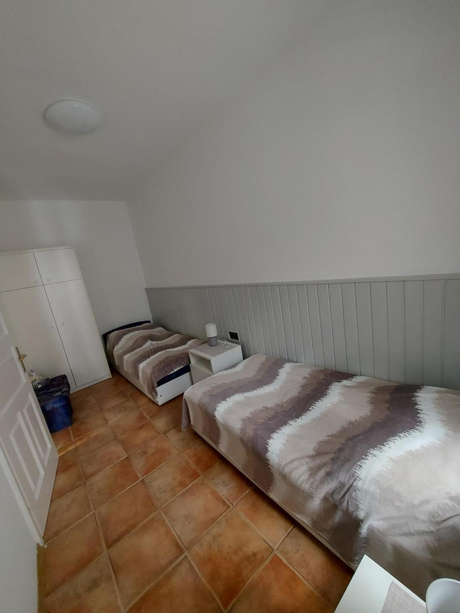 Istvan Apartmanok Кестхей Экстерьер фото