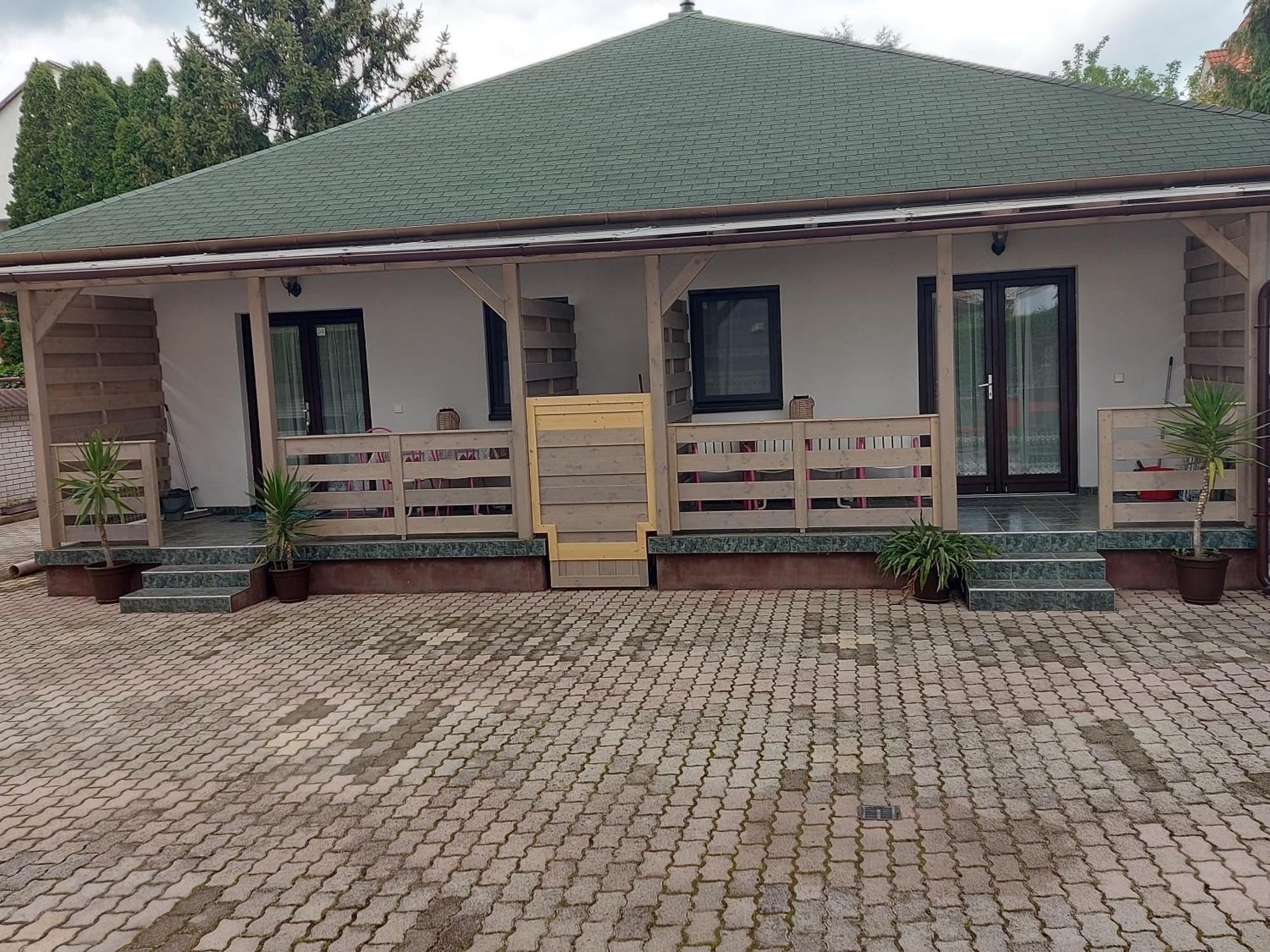 Istvan Apartmanok Кестхей Экстерьер фото