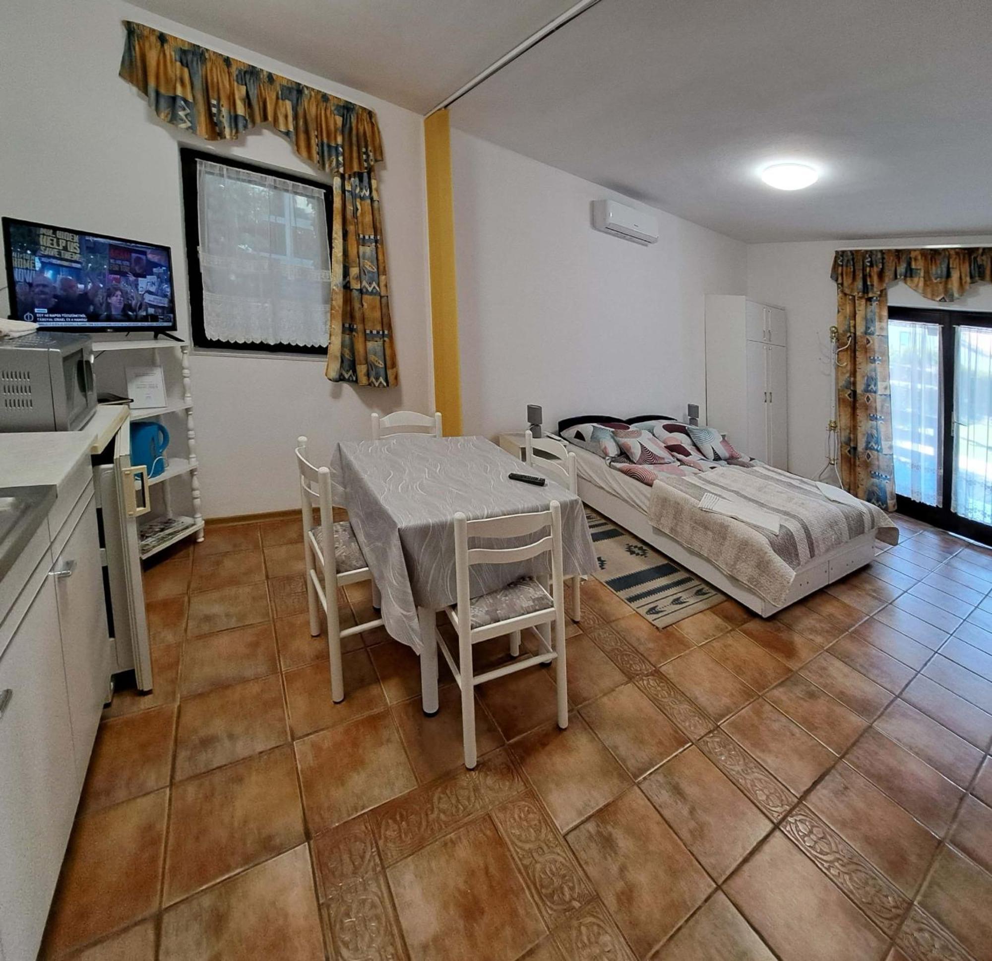 Istvan Apartmanok Кестхей Экстерьер фото